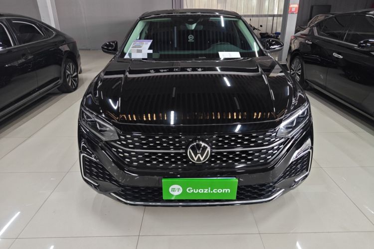 Used Volkswagen Passat 2022 330TSI Starry Luxury Edition Exterior 1