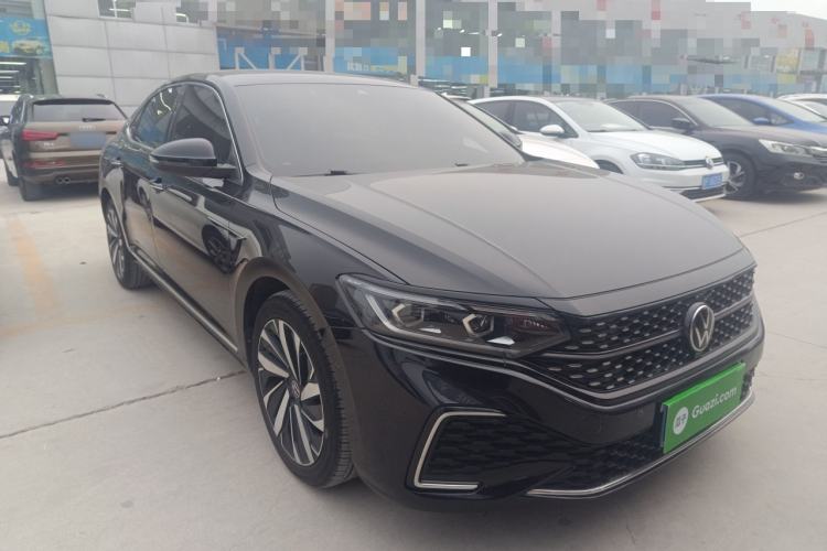 Used Volkswagen Passat 2022 330TSI Starry Luxury Edition Exterior 1