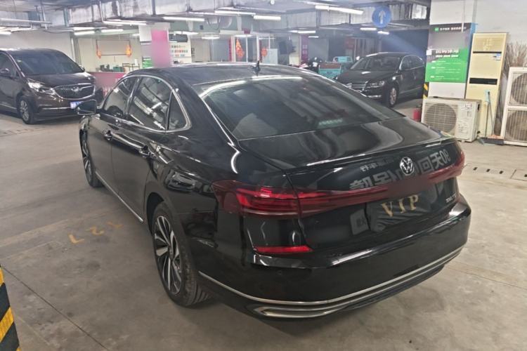 Used Volkswagen Passat 2022 330TSI Luxury Edition Exterior 2