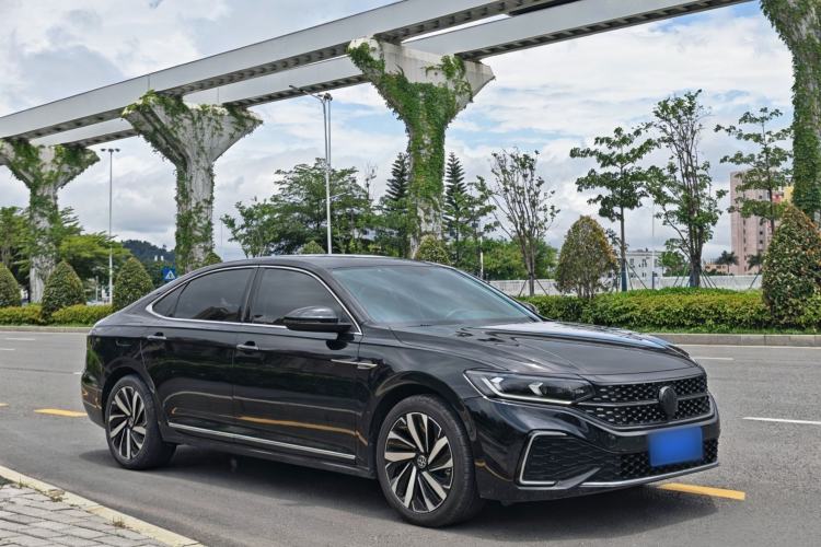 Used Volkswagen Passat 2022 330TSI Starry Elite Edition Exterior 2