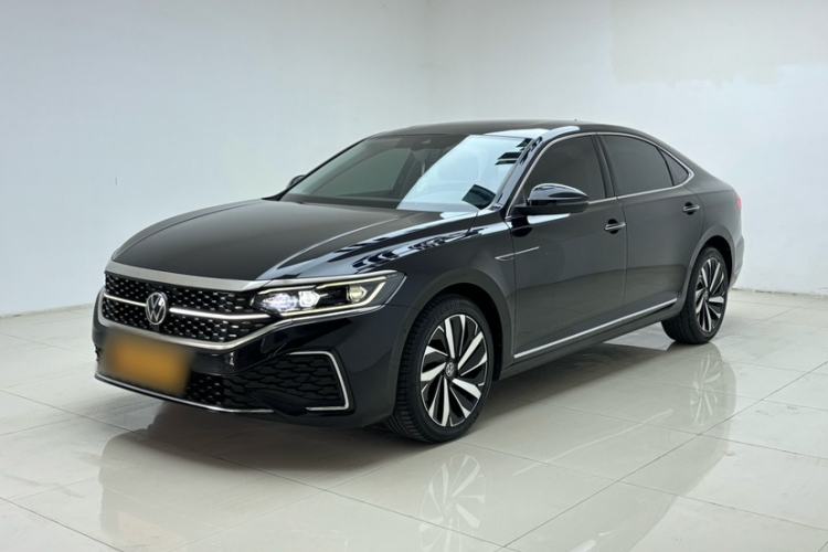 Used Volkswagen Passat 2022 330TSI Starry Luxury Edition Exterior 2