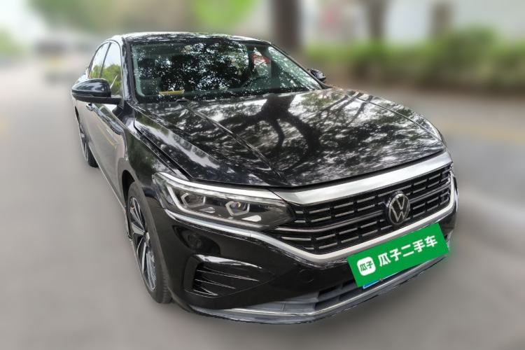 Used Volkswagen Passat 2022 330TSI Luxury Edition Exterior 2