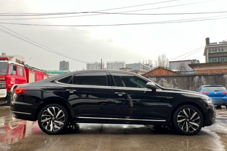 Used Volkswagen Passat 2022 330TSI Elite Edition Exterior 2