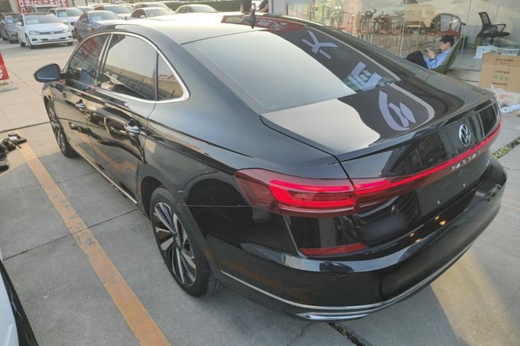 Used Volkswagen Passat 2022 330TSI Luxury Edition Exterior 2