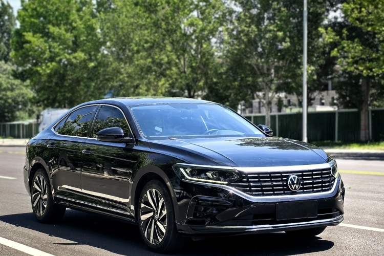 Used Volkswagen Passat 2022 330TSI Elite Edition Custom Version Exterior 2