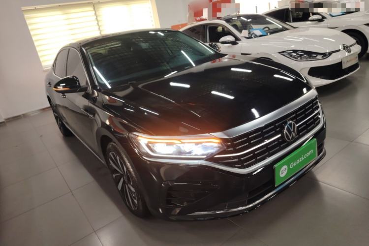 Used Volkswagen Passat 2022 330TSI Luxury Edition Exterior 2
