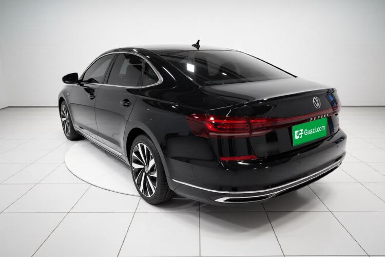 Used Volkswagen Passat 2022 330TSI Luxury Edition Exterior 3