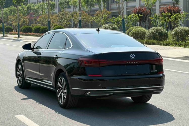 Used Volkswagen Passat 2022 330TSI Starry Luxury Edition Exterior 3