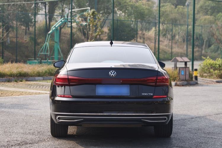 Used Volkswagen Passat 2022 330TSI Elite Edition Custom Version Exterior 3