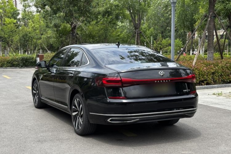 Used Volkswagen Passat 2022 330TSI Starry Luxury Edition Exterior 3