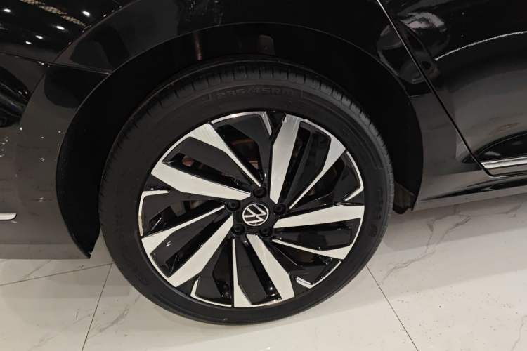 Used Volkswagen Passat 2022 330TSI Starry Luxury Edition Exterior 3