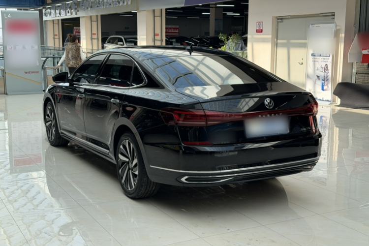 Used Volkswagen Passat 2022 330TSI Starry Luxury Edition – Exclusive Special Edition Exterior 3