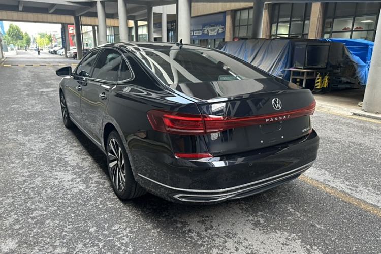 Used Volkswagen Passat 2022 330TSI Starry Luxury Edition Exterior 3