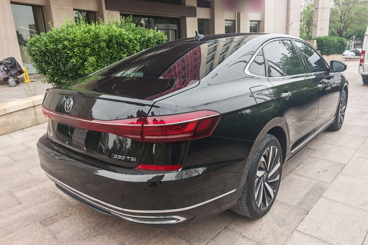 Used Volkswagen Passat 2022 330TSI Starry Luxury Edition Exterior 3