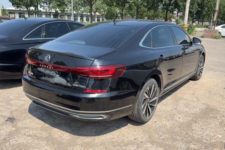 Used Volkswagen Passat 2022 330TSI Elite Edition Custom Version Exterior 3