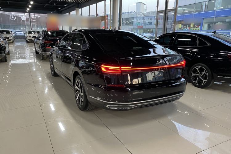 Used Volkswagen Passat 2022 330TSI Luxury Edition Exterior 3