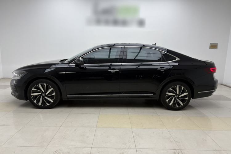 Used Volkswagen Passat 2022 330TSI Luxury Edition Exterior 3