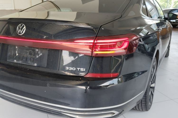 Used Volkswagen Passat 2022 330TSI Luxury Edition Exterior 3