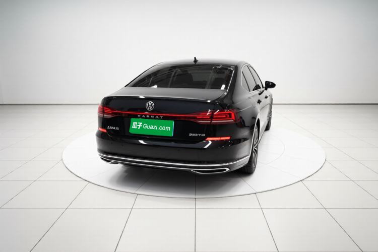 Used Volkswagen Passat 2022 330TSI Luxury Edition Exterior 4