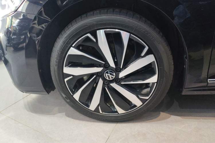 Used Volkswagen Passat 2022 330TSI Starry Luxury Edition Exterior 4