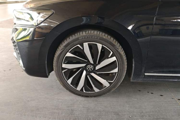 Used Volkswagen Passat 2022 330TSI Starry Elite Edition Exterior 4