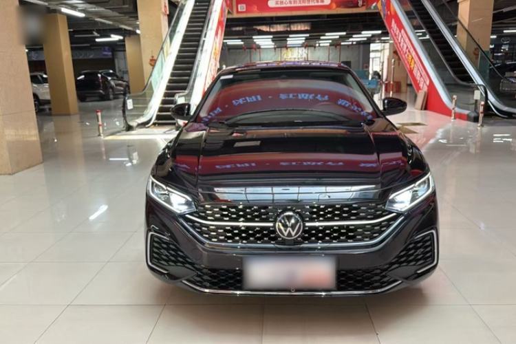 Used Volkswagen Passat 2022 330TSI Starry Luxury Edition Exterior 4