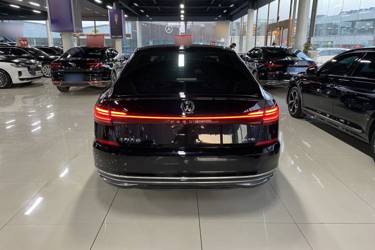 Used Volkswagen Passat 2022 330TSI Luxury Edition Exterior 4