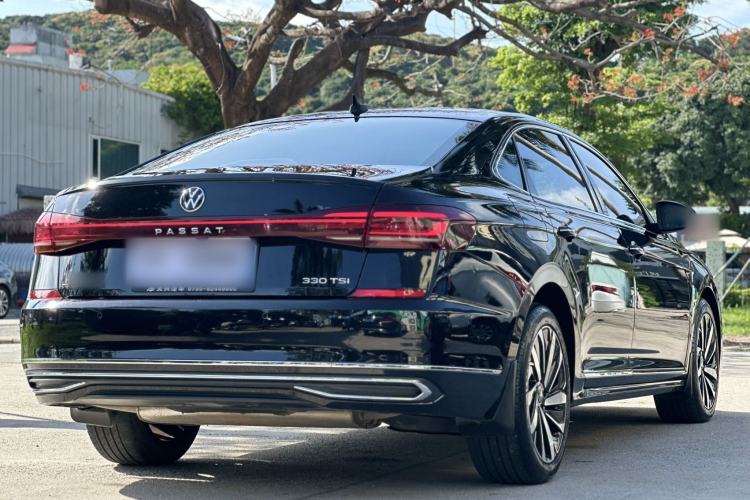 Used Volkswagen Passat 2022 330TSI Starry Luxury Edition Exterior 4