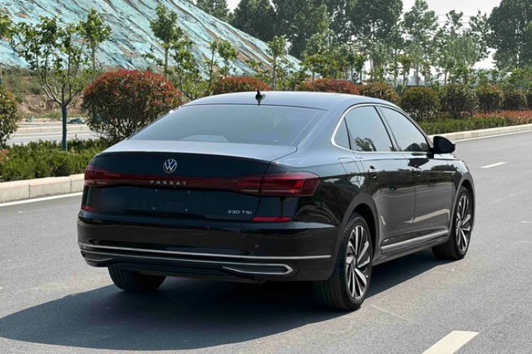Used Volkswagen Passat 2022 330TSI Starry Luxury Edition Exterior 5