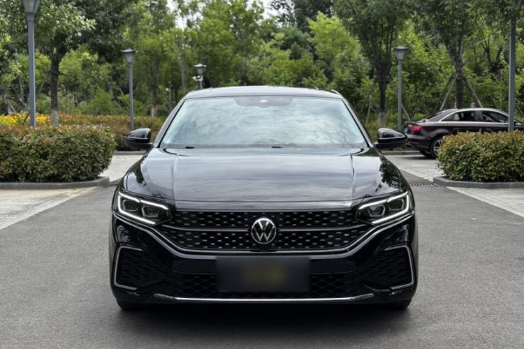 Used Volkswagen Passat 2022 330TSI Starry Luxury Edition Exterior 5