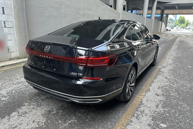 Used Volkswagen Passat 2022 330TSI Starry Luxury Edition Exterior 5