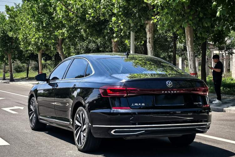 Used Volkswagen Passat 2022 330TSI Elite Edition Custom Version Exterior 5