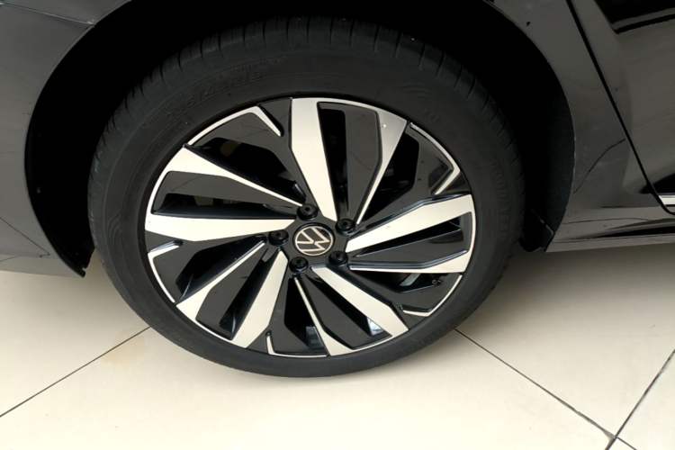 Used Volkswagen Passat 2022 330TSI Luxury Edition Exterior 5