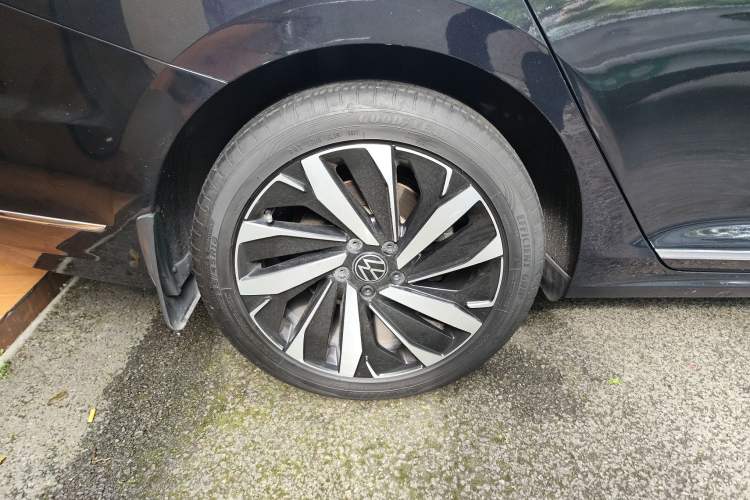 Used Volkswagen Passat 2022 330TSI Starry Luxury Edition Exterior 5