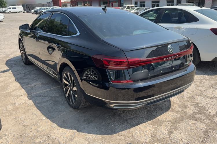 Used Volkswagen Passat 2022 330TSI Elite Edition Custom Version Exterior 5