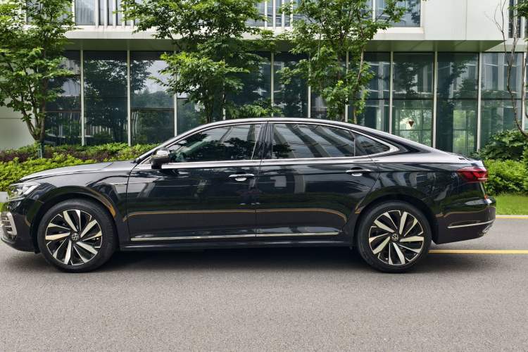 Used Volkswagen Passat 2022 330TSI Elite Edition Exterior 5