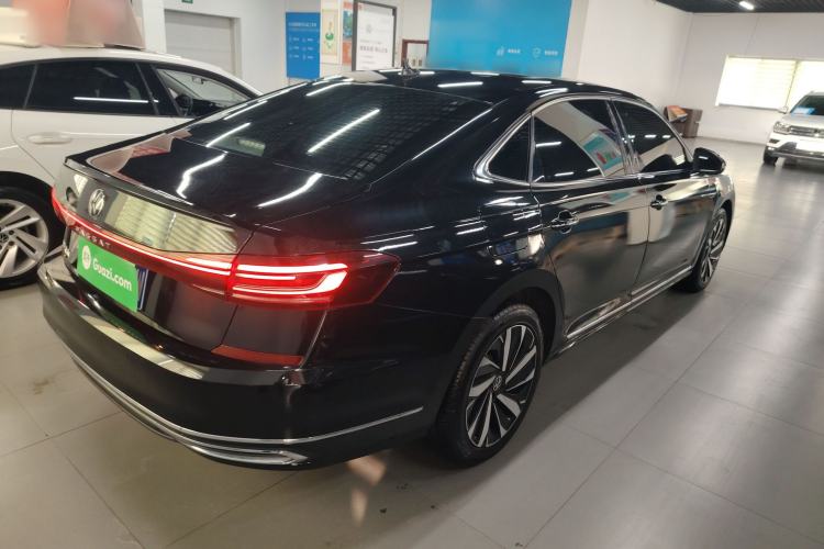 Used Volkswagen Passat 2022 330TSI Luxury Edition Exterior 5