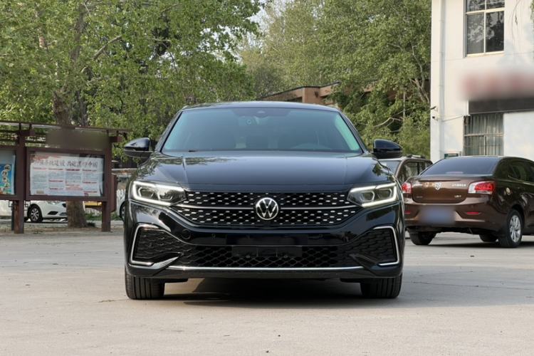 Used Volkswagen Passat 2022 330TSI Starry Luxury Edition – Exclusive Special Edition Exterior 6
