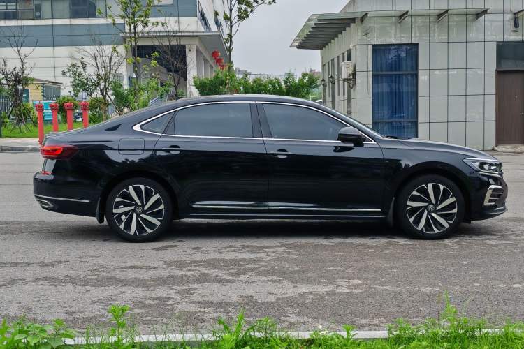 Used Volkswagen Passat 2022 330TSI Elite Edition Exterior 7