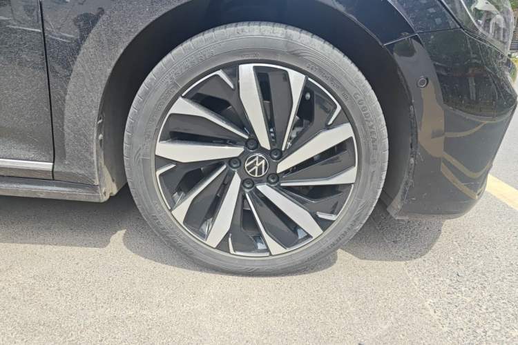 Used Volkswagen Passat 2022 330TSI Starry Luxury Edition Exterior 7