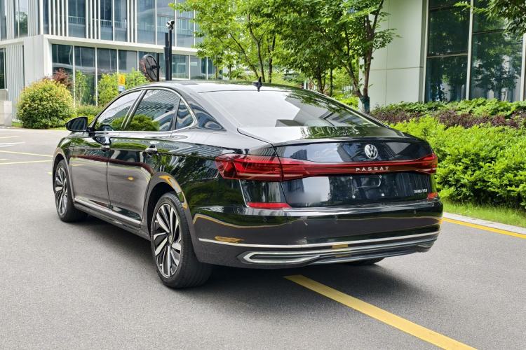 Used Volkswagen Passat 2022 330TSI Elite Edition Exterior 8