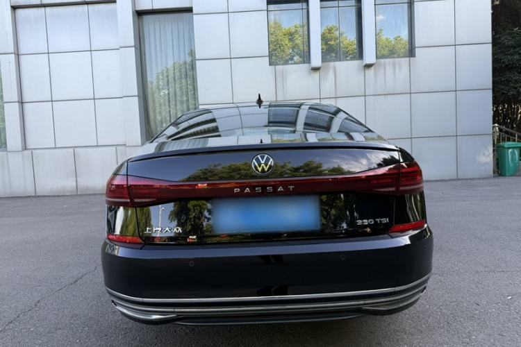 Used Volkswagen Passat 2022 330TSI Elite Edition Custom Version Exterior 9