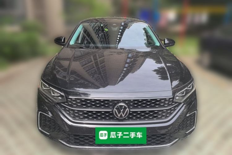 Used Volkswagen Passat 2022 330TSI Starry Luxury Edition Front