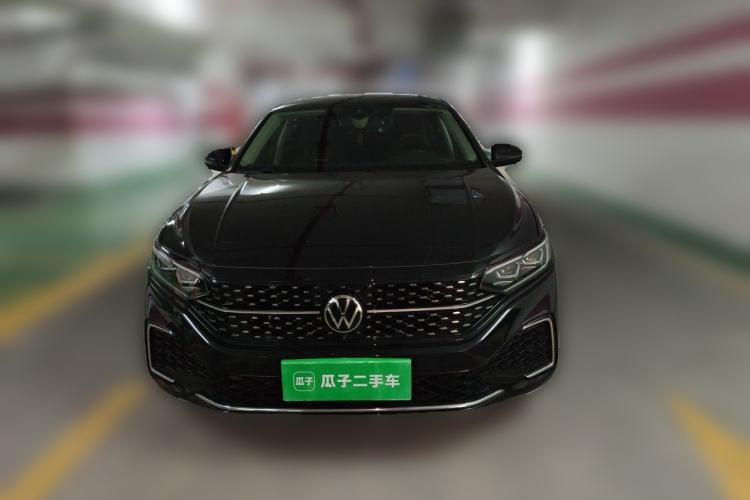 Used Volkswagen Passat 2022 330TSI Starry Luxury Edition Front