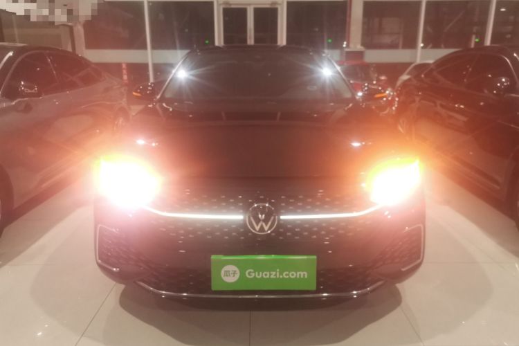 Used Volkswagen Passat 2022 330TSI Starry Luxury Edition – Exclusive Special Edition Front