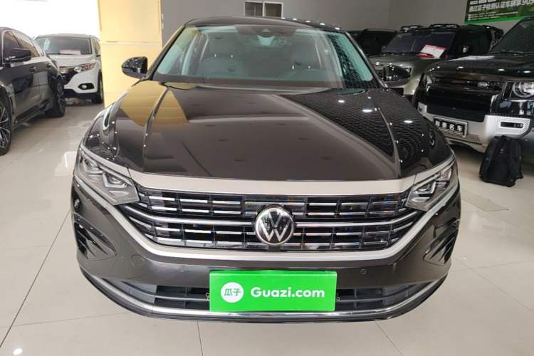 Used Volkswagen Passat 2022 330TSI Luxury Edition Front
