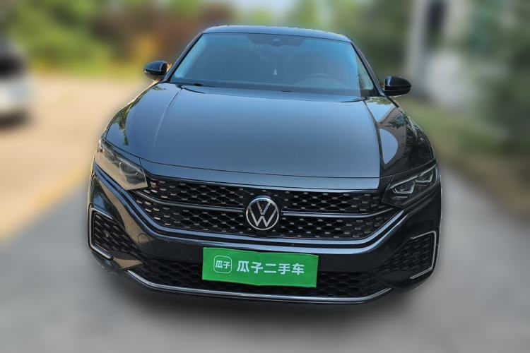 Used Volkswagen Passat 2022 330TSI Starry Luxury Edition Front