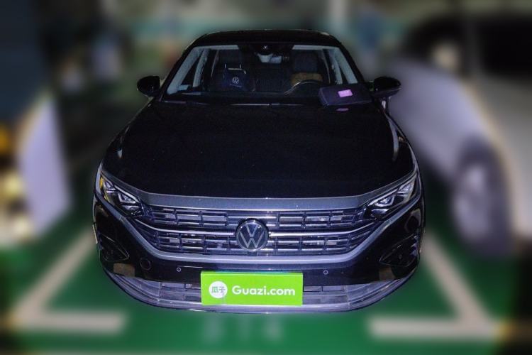 Used Volkswagen Passat 2022 330TSI Luxury Edition Front