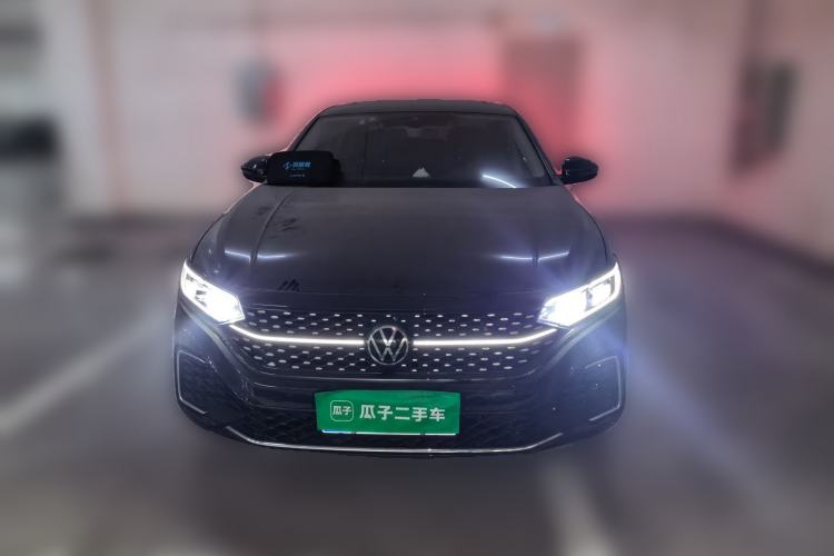 Used Volkswagen Passat 2022 330TSI Starry Luxury Edition Front
