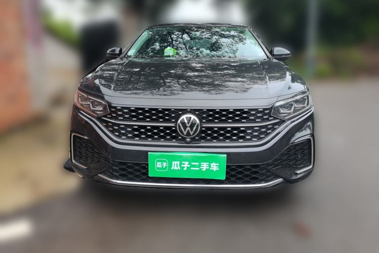 Used Volkswagen Passat 2022 330TSI Starry Luxury Edition Front